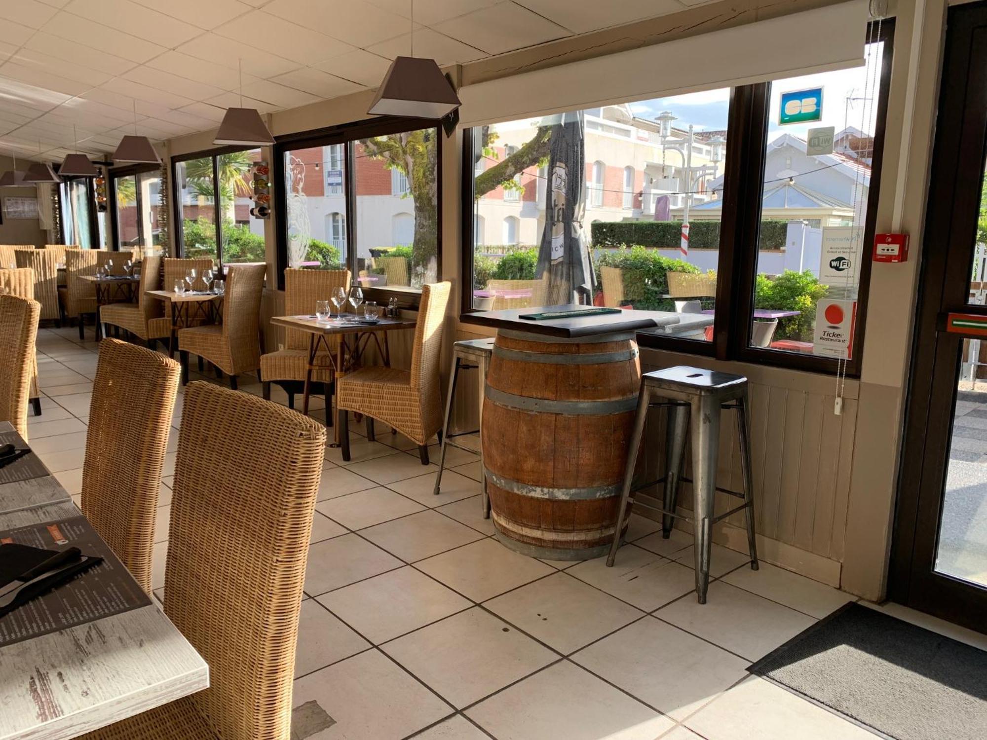 Logis Hotels - Hotel Et Restaurant L'Oceana Lanton Exteriér fotografie